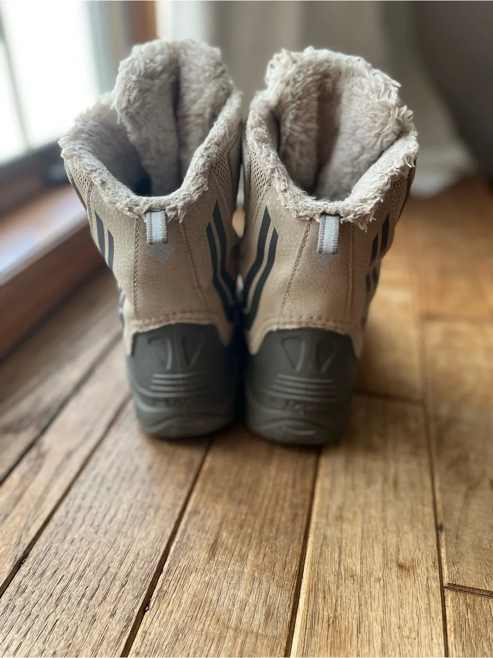 Columbia Beige and Gray Women's Winter Boots with Faux-Fur Cuff